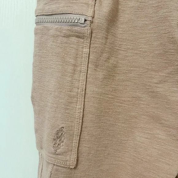 FREE PEOPLE MOVEMENT Ziggy Leggings in Cameo Dust size XS - Picture 5 of 10